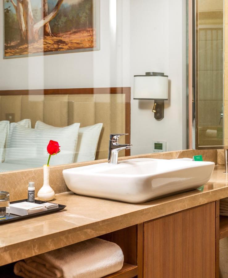 Hotel Golden Tulip Dźalandhar Zewnętrze zdjęcie