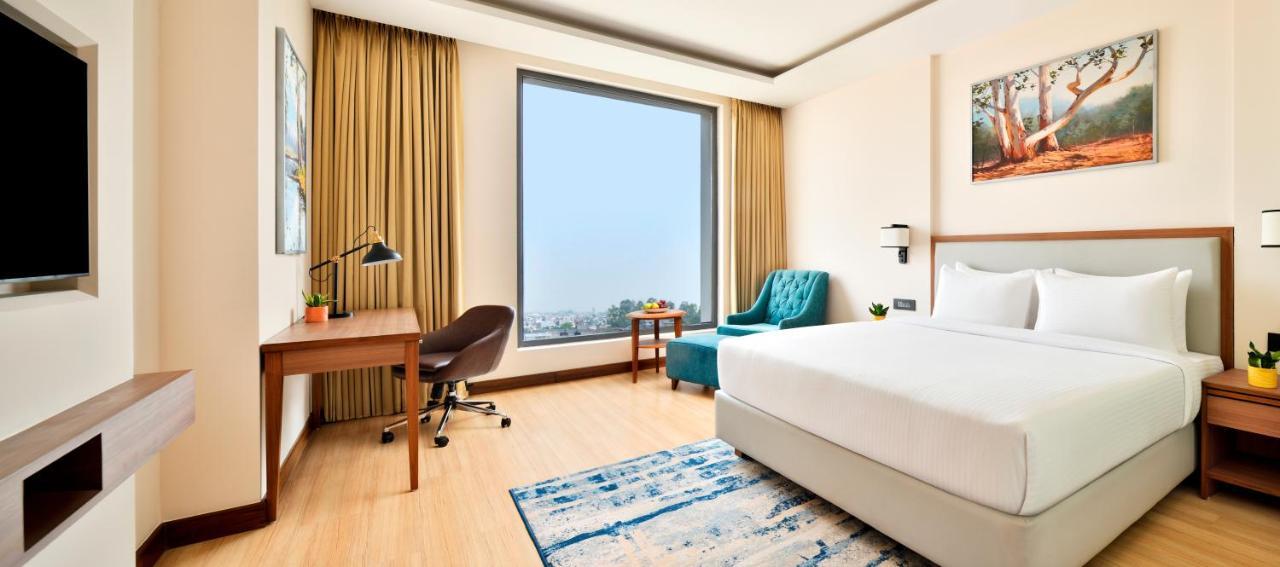 Hotel Golden Tulip Dźalandhar Zewnętrze zdjęcie