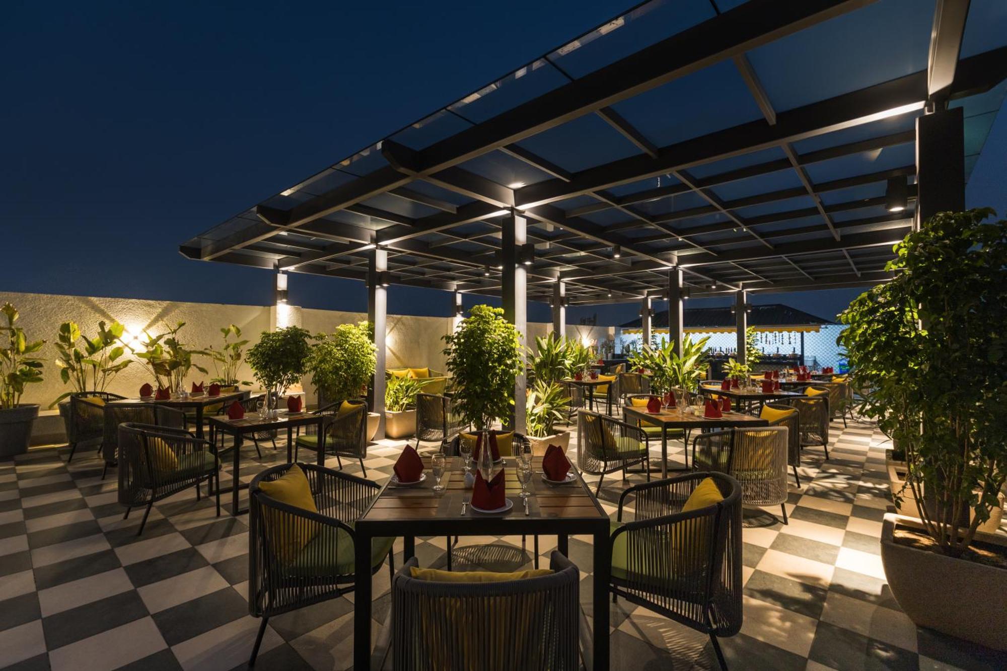 Hotel Golden Tulip Dźalandhar Zewnętrze zdjęcie